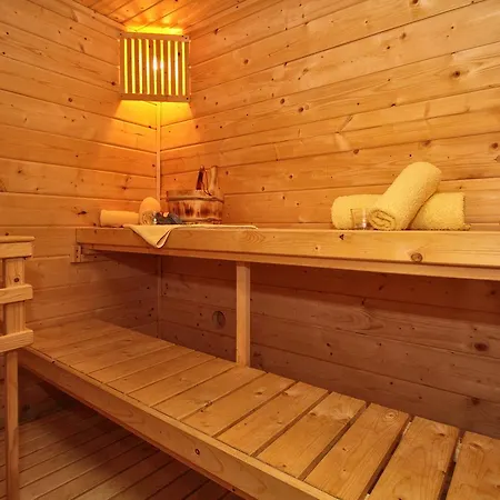 Alpha Camp Inn *